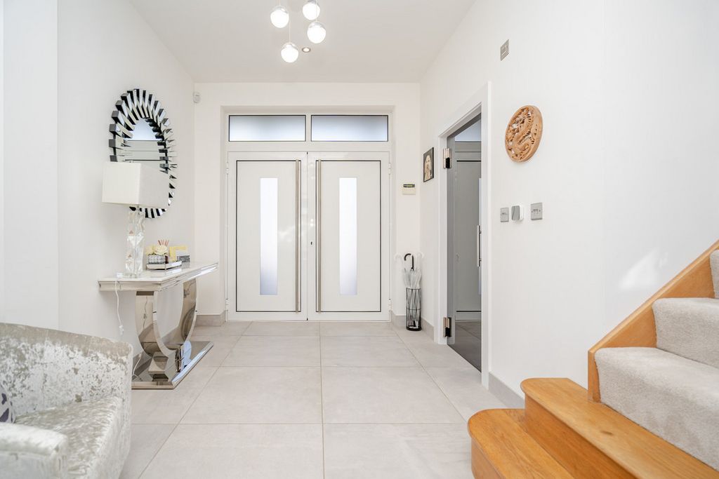 Additional image 4 of 6 bed detached house for saleOrchard Road, Pulloxhill, Bedford MK45