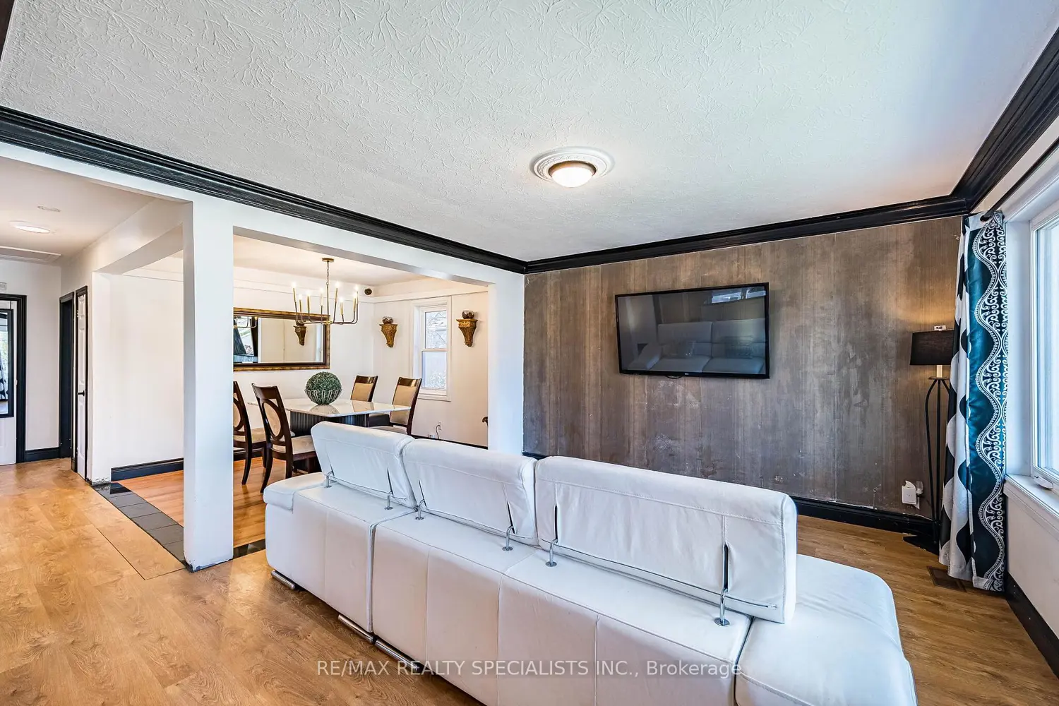 321 Kingsleigh Court photo 4