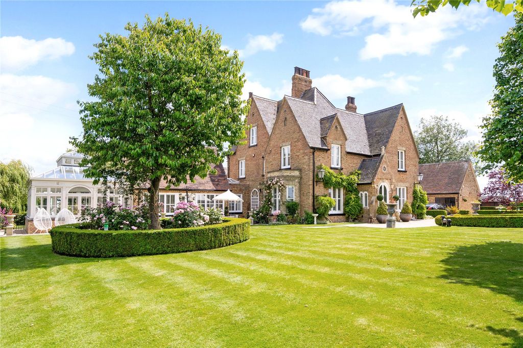 Additional image 25 of 9 bed equestrian for salePeakes End, Steppingley, Bedfordshire MK45