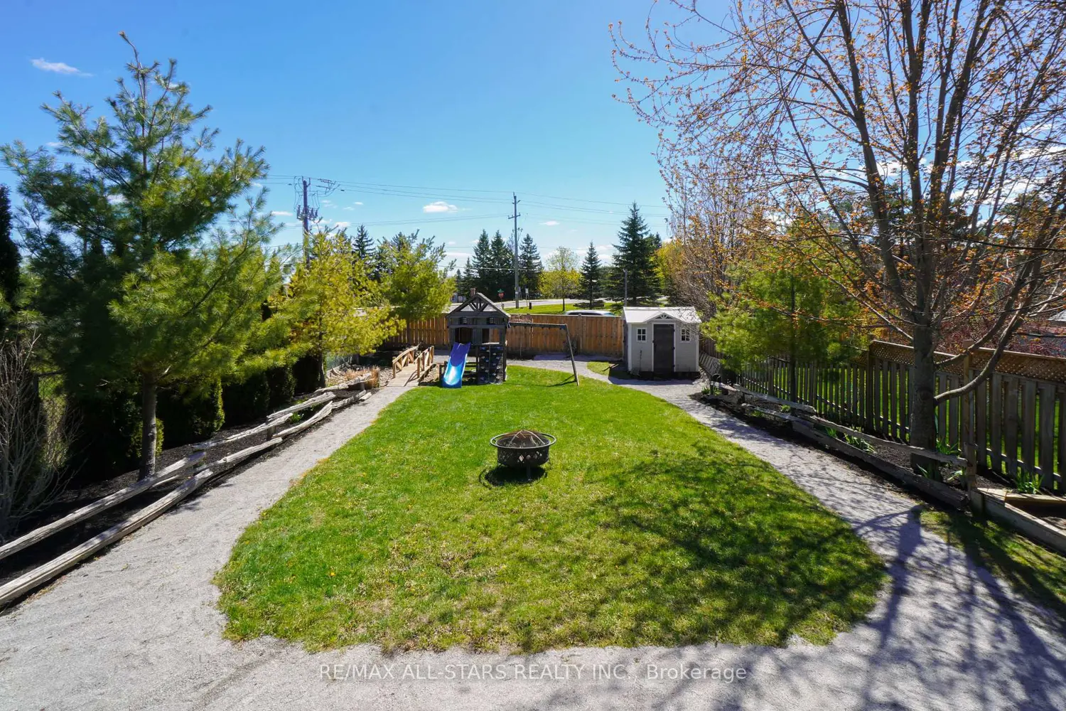 Additional image 18 of 14 Laurent Boulevard