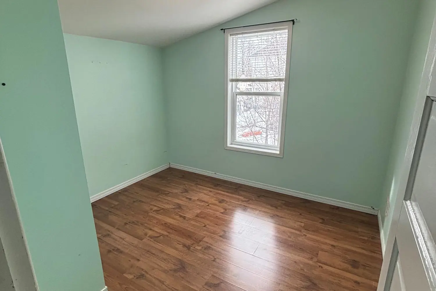 Additional image 5 of 575 Georgina Avenue