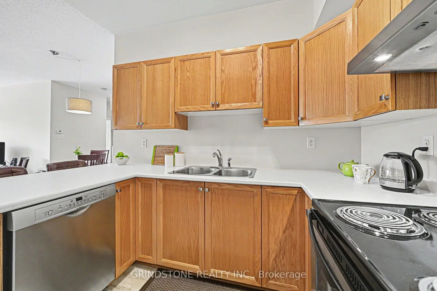 Additional image 13 of 100 Robson Court