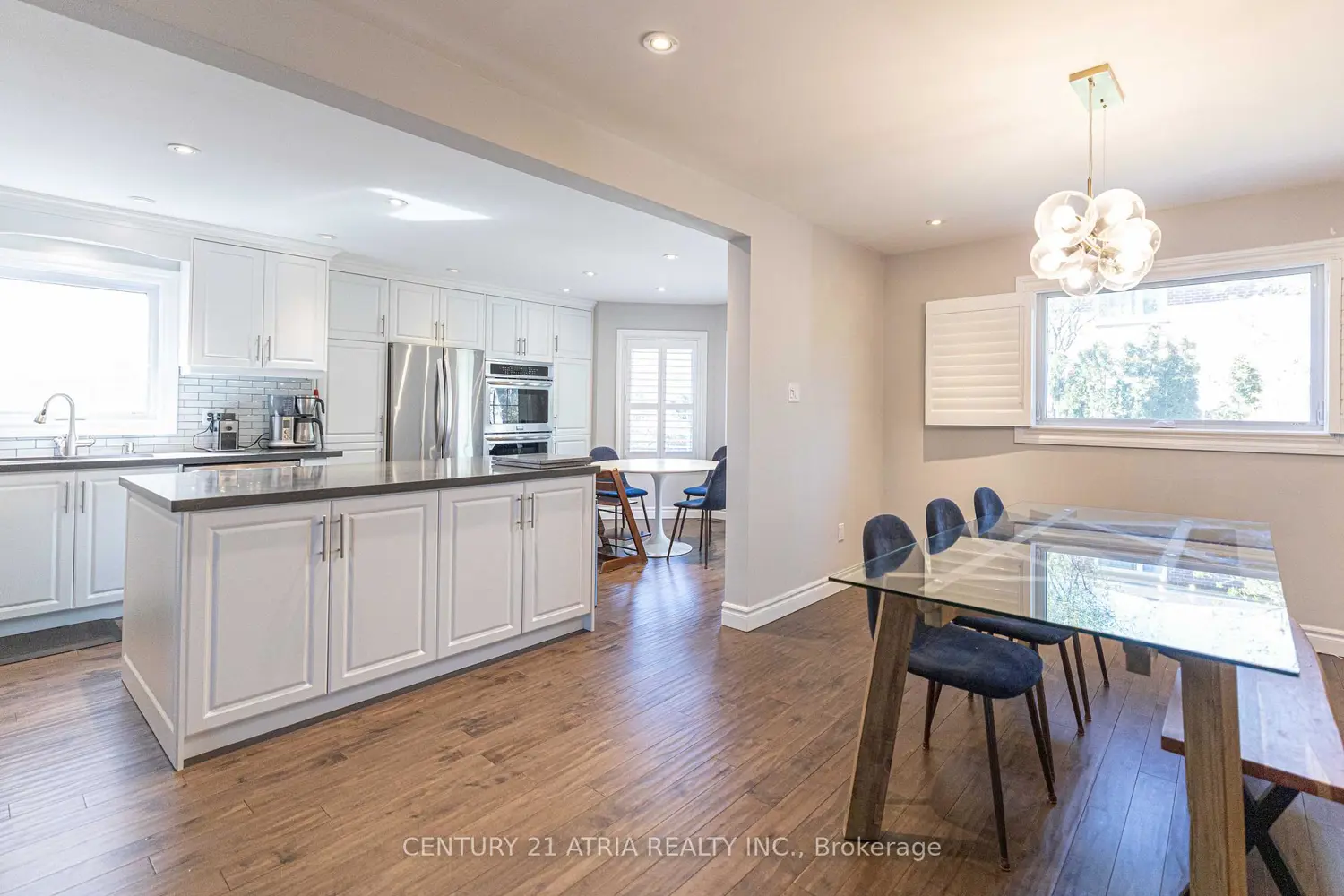 Additional image 5 of 35 Versailles Court
