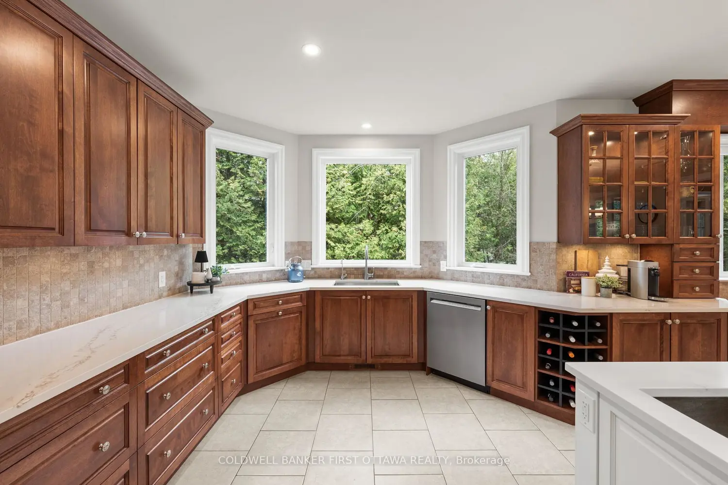 231 Ironstone Court photo 3