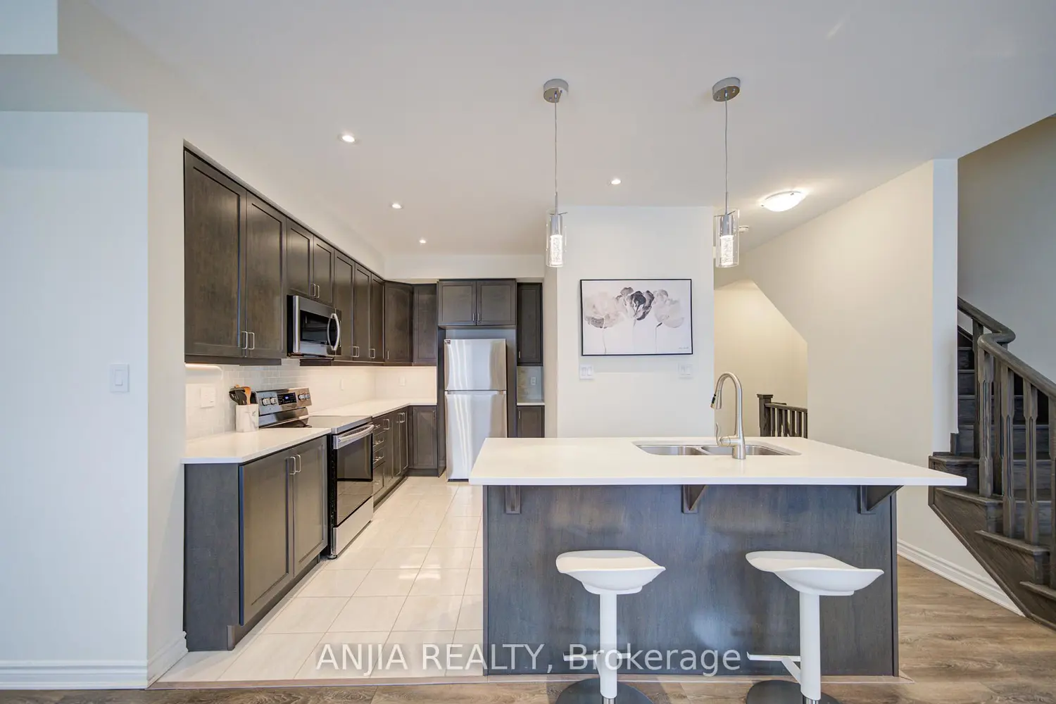 Additional image 6 of 16 Adam Sellers Street