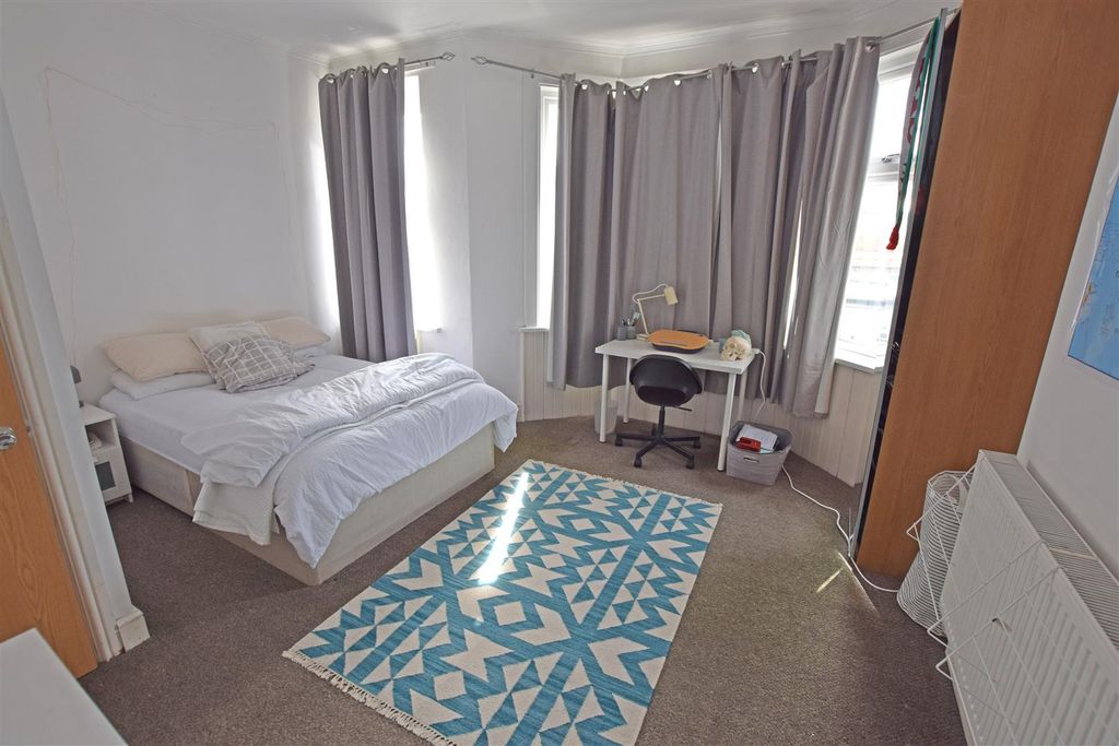 Additional image 6 of 6 bed terraced house to rentLlanishen Street, Heath, Cardiff CF14