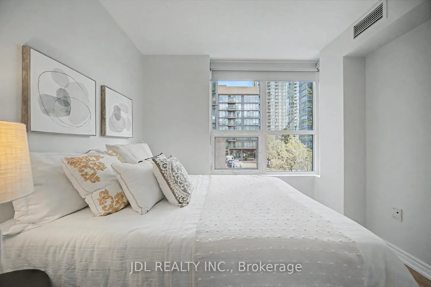 Additional image 11 of 31 Brunel Court Th8