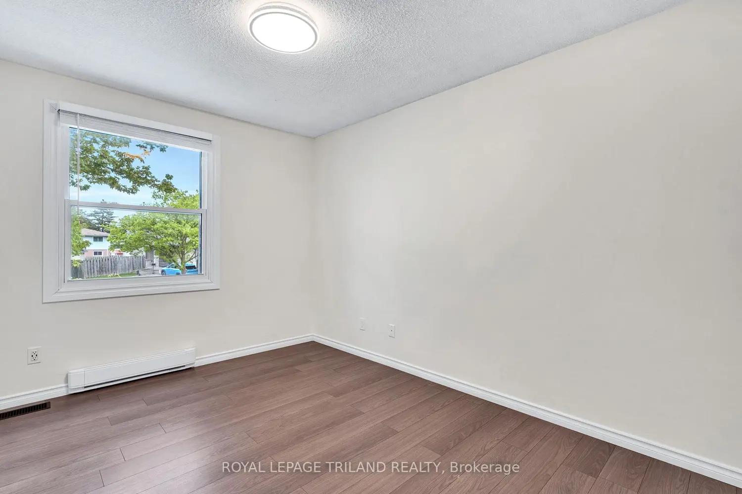 Additional image 9 of 24 Beechmount Crescent