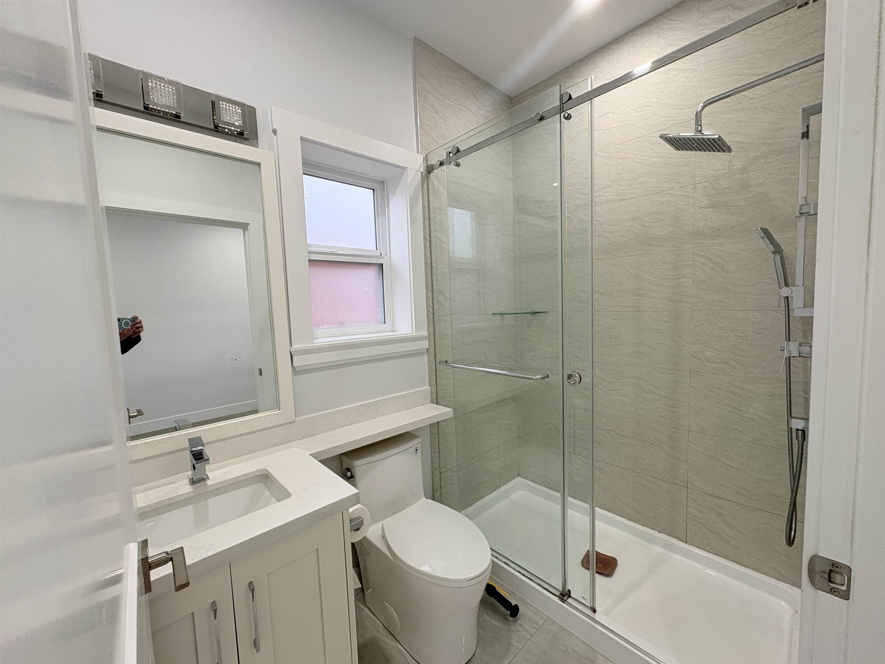 Additional image 5 of 4990 Moss Street, Vancouver, BC, V5R 3T4
