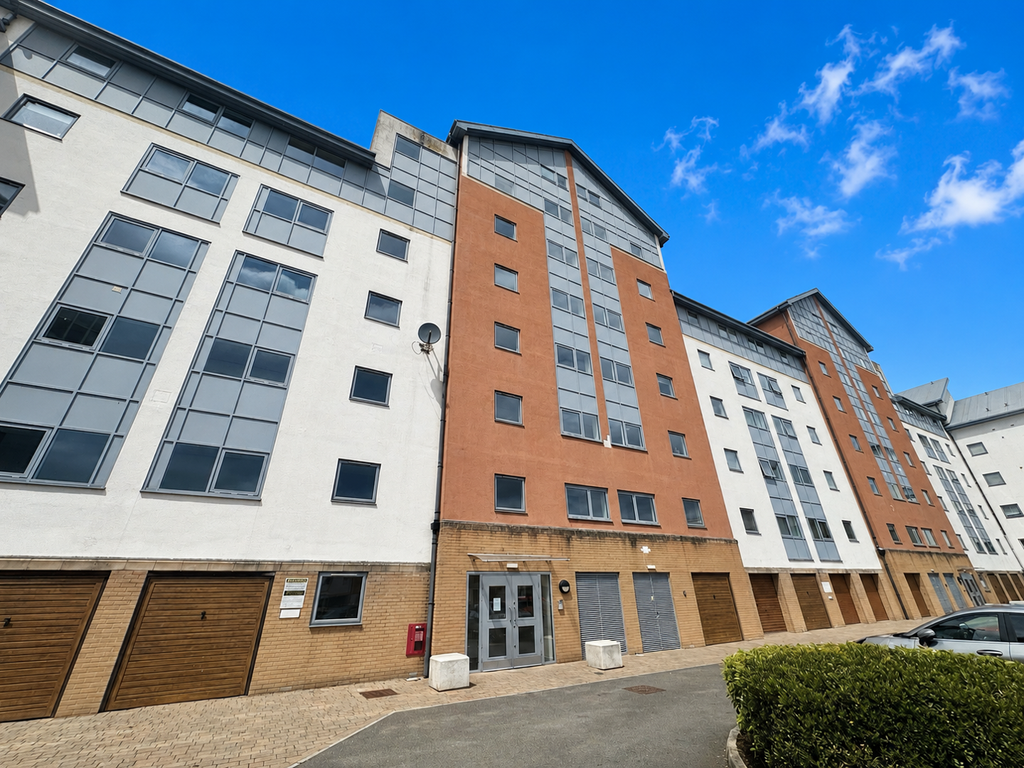 2 bed flat to rentMerchant Sq, Portishead BS20