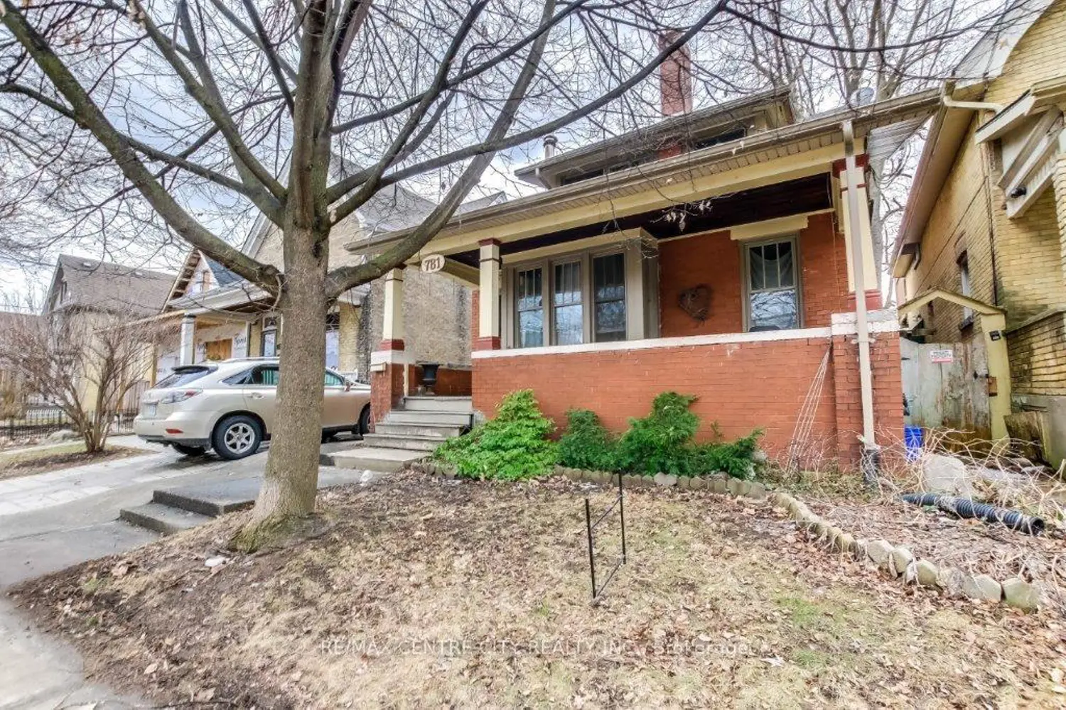 781 Dufferin Avenue