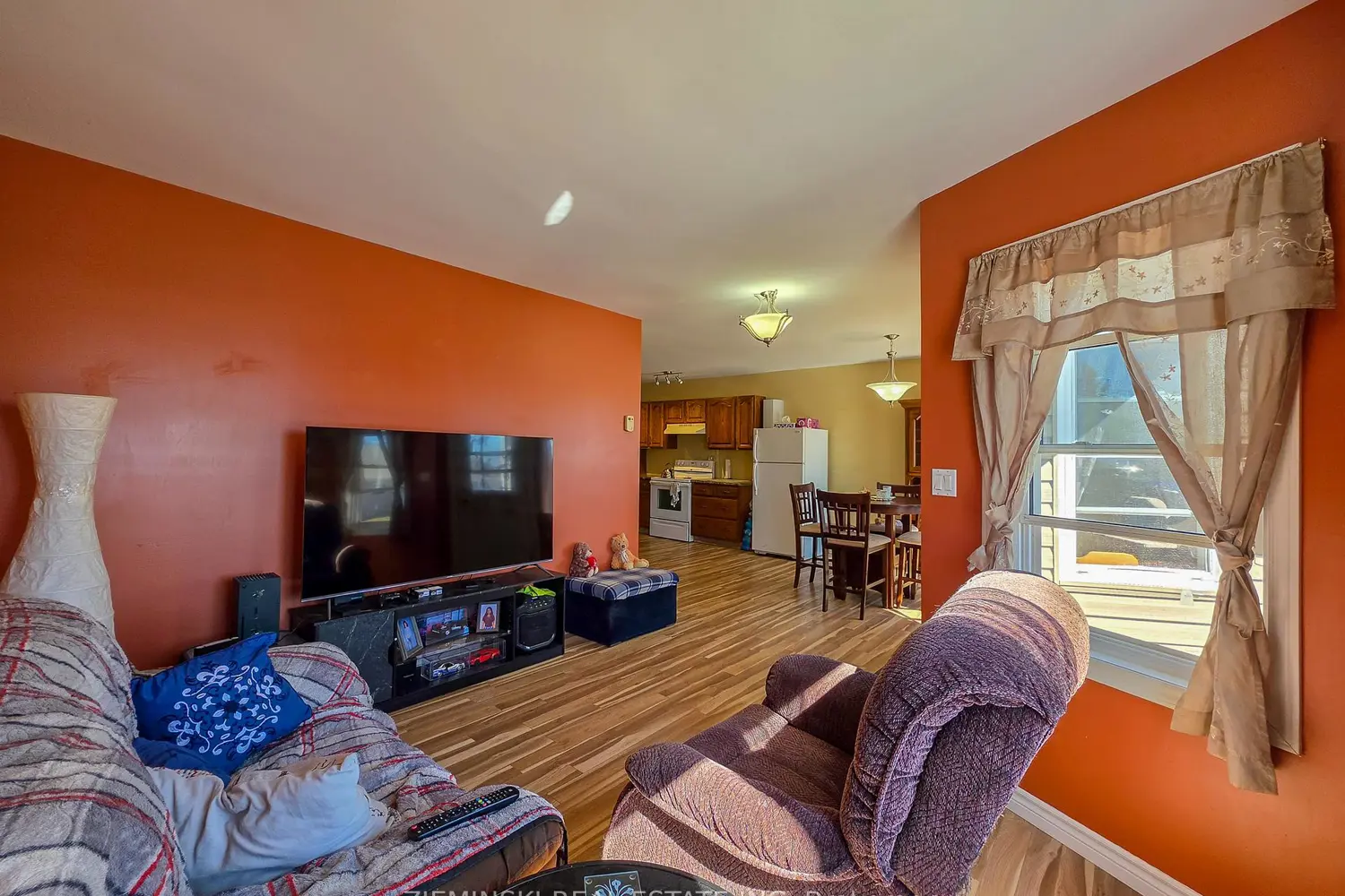 Additional image 3 of 657 Cedar Avenue