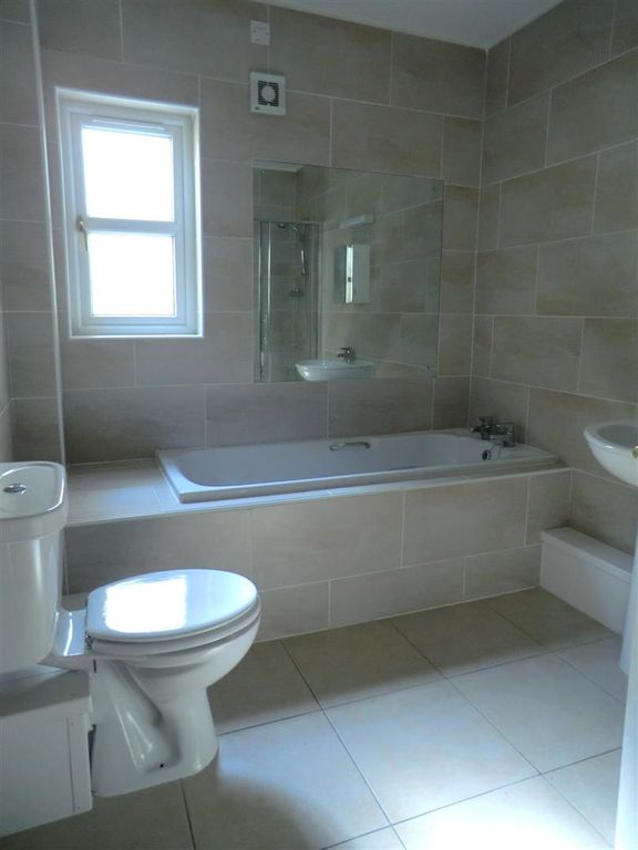 Additional image 5 of 2 bed flat to rentCroft Terrace, Prospect Place, Pembroke Dock SA72