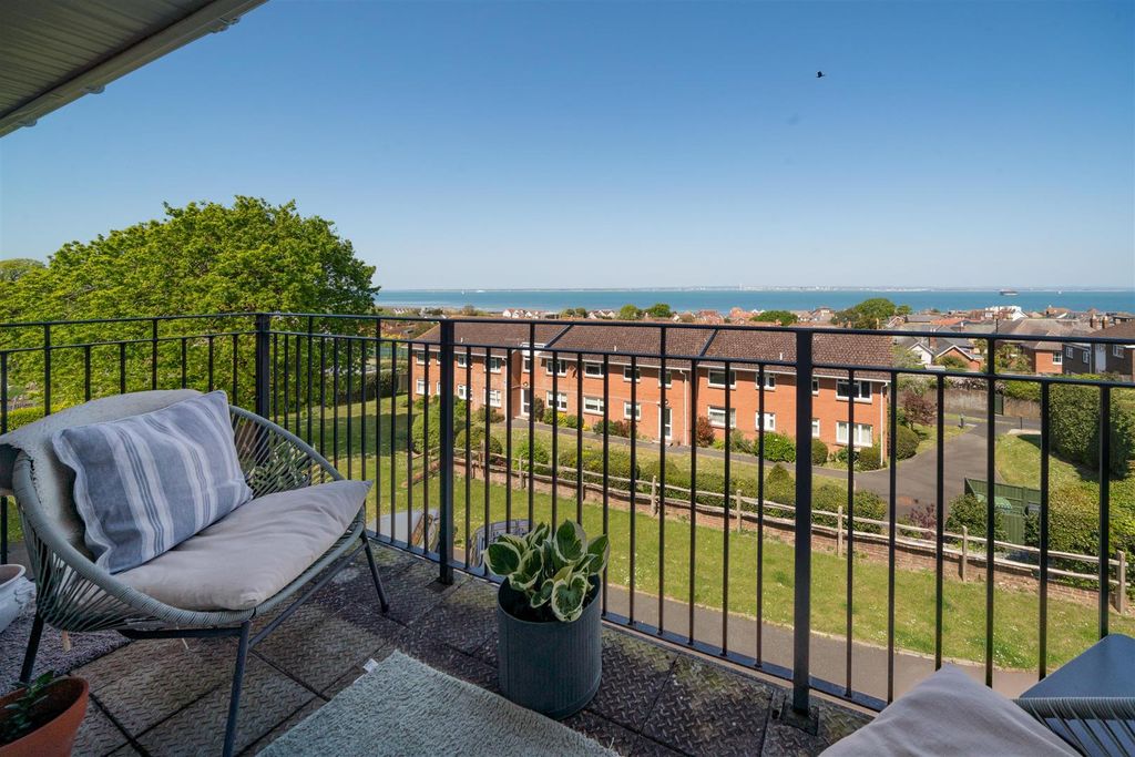 Additional image 14 of 3 bed flat for saleSeaview, Isle Of Wight PO34