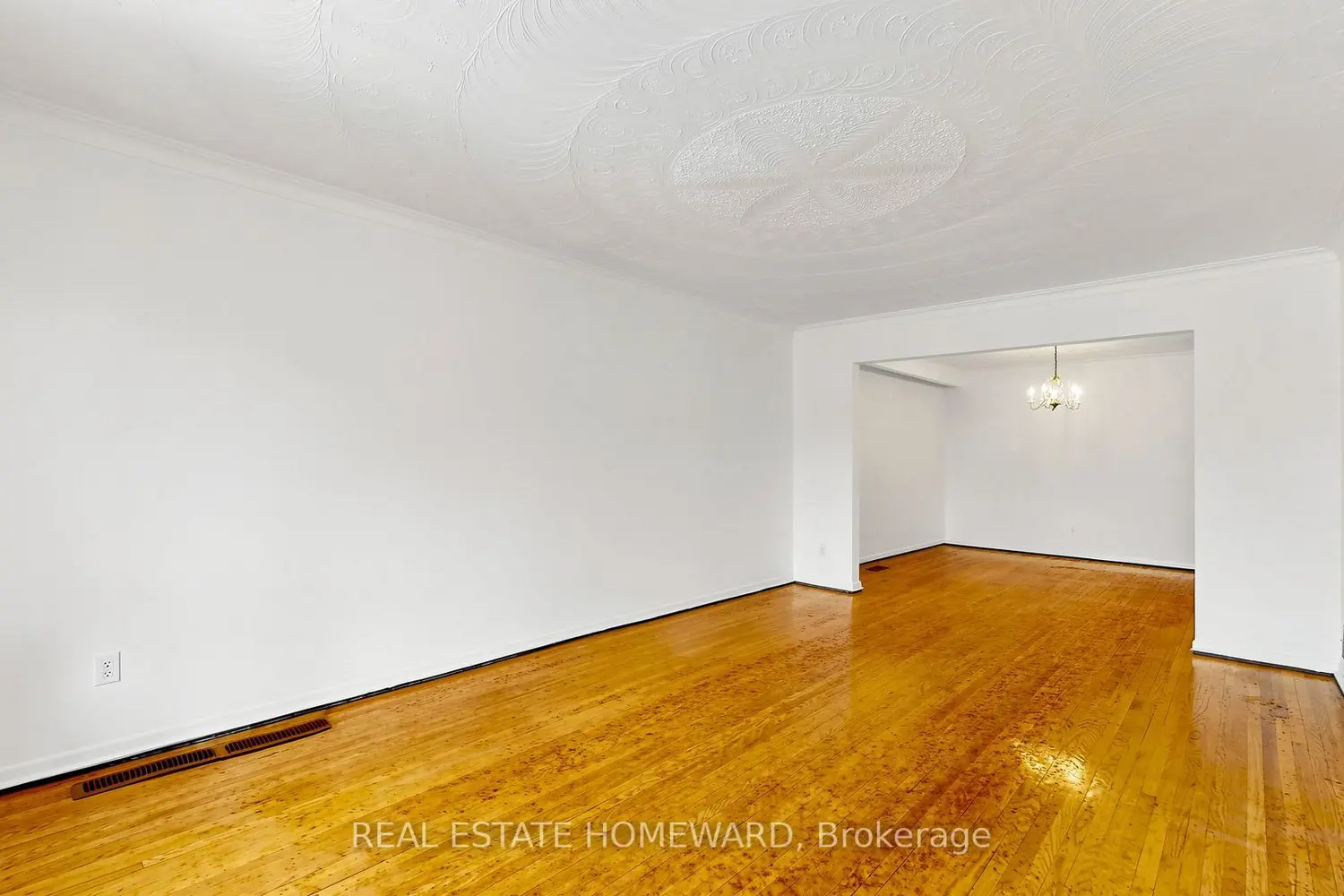 Additional image 4 of 349 Monarch Park Avenue