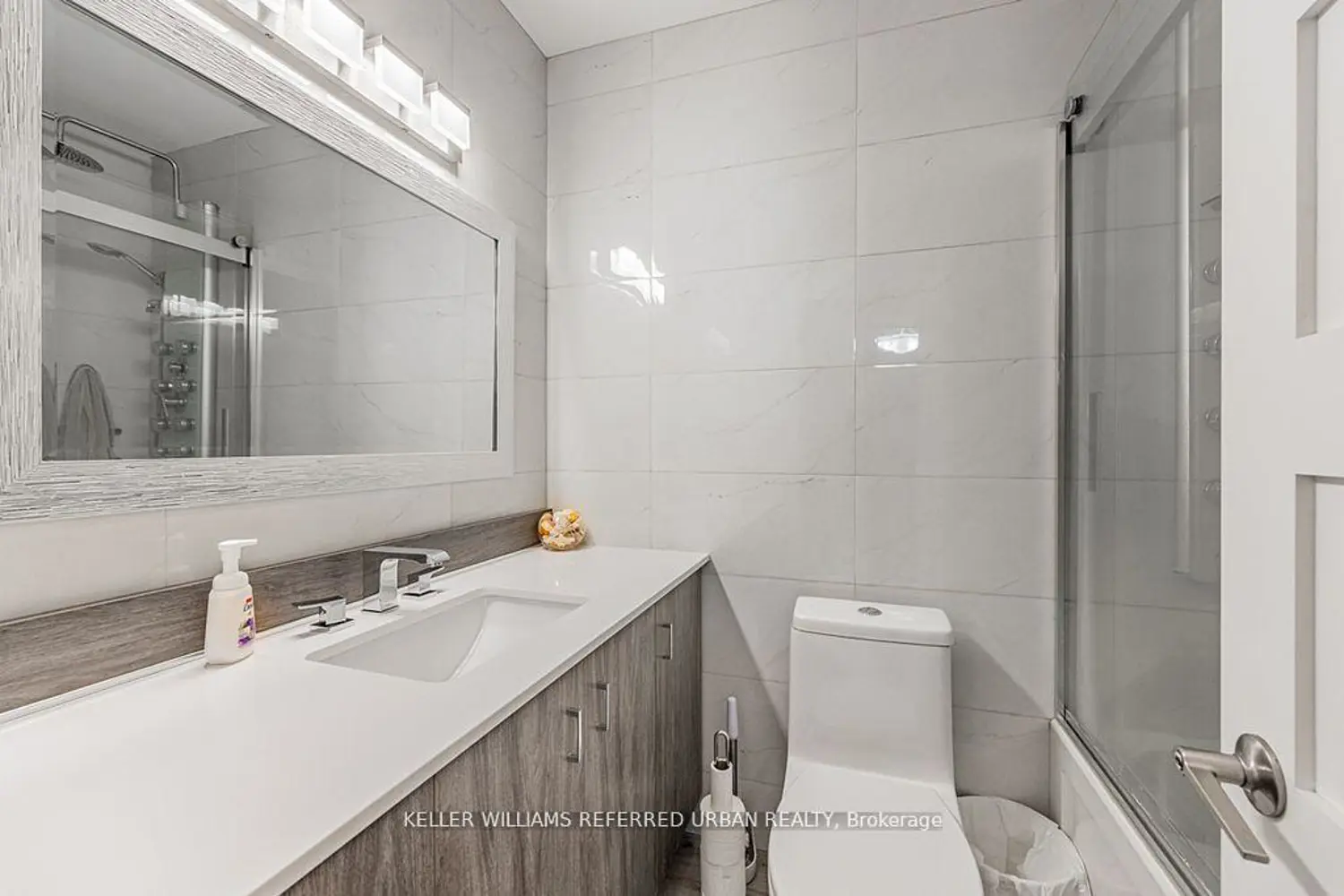 Additional image 19 of 3025 Queen Frederica Drive 1007