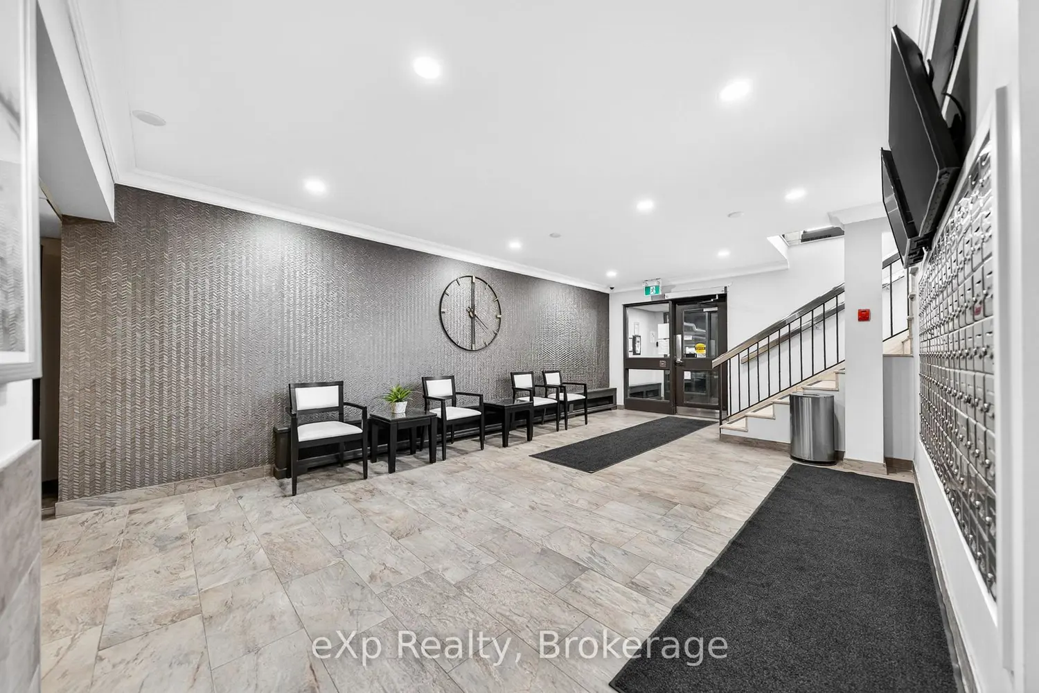 19 Woodlawn Road 408