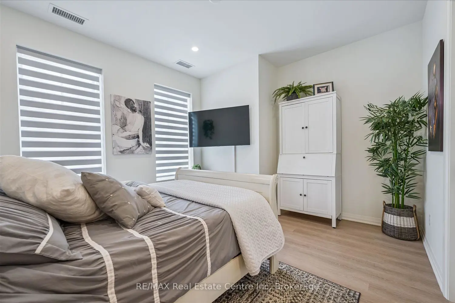 Additional image 11 of 6523 Wellington Road 7 29