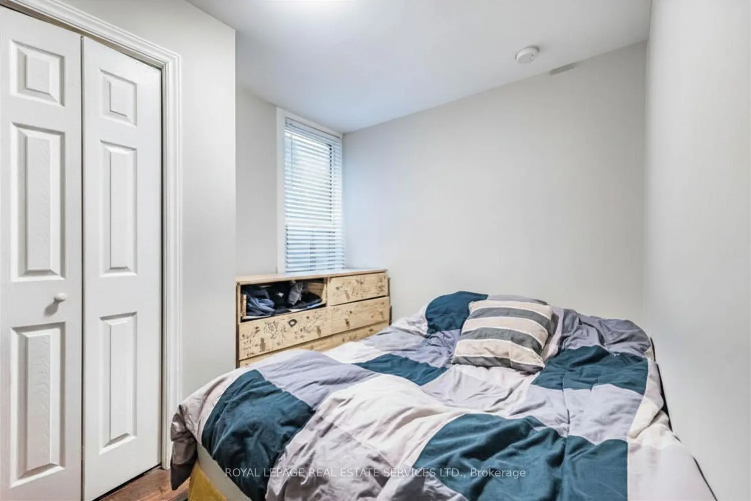294 Gerrard Street photo 4
