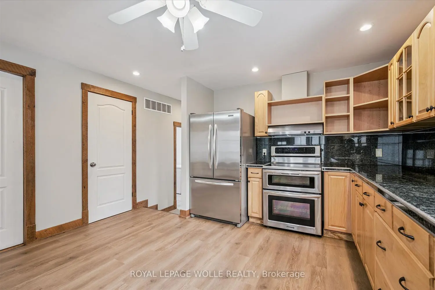 Additional image 9 of 8946 Wellington Road 16