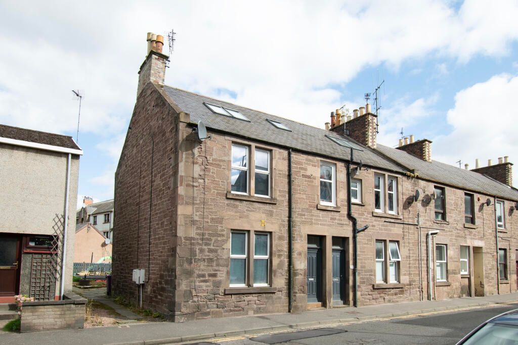 2 bed flat to rentMontrose Street, Brechin, Angus DD9