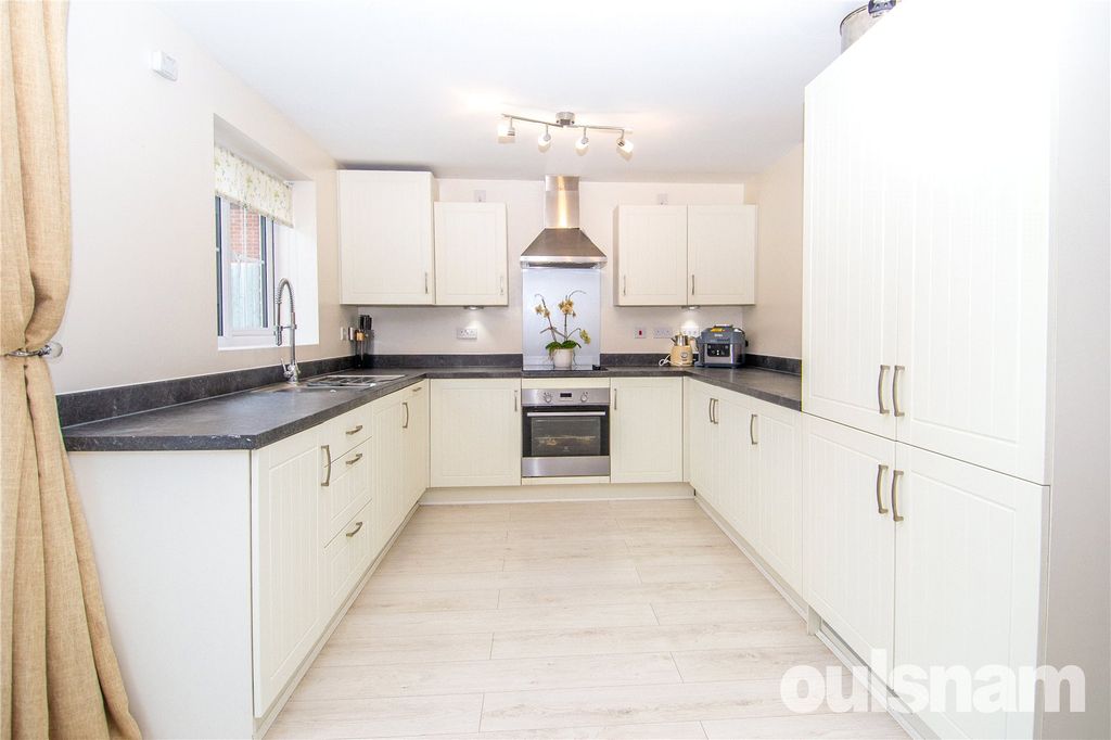 Additional image 7 of 4 bed detached house to rentMorville Street, Webheath, Redditch, Worcestershire B97