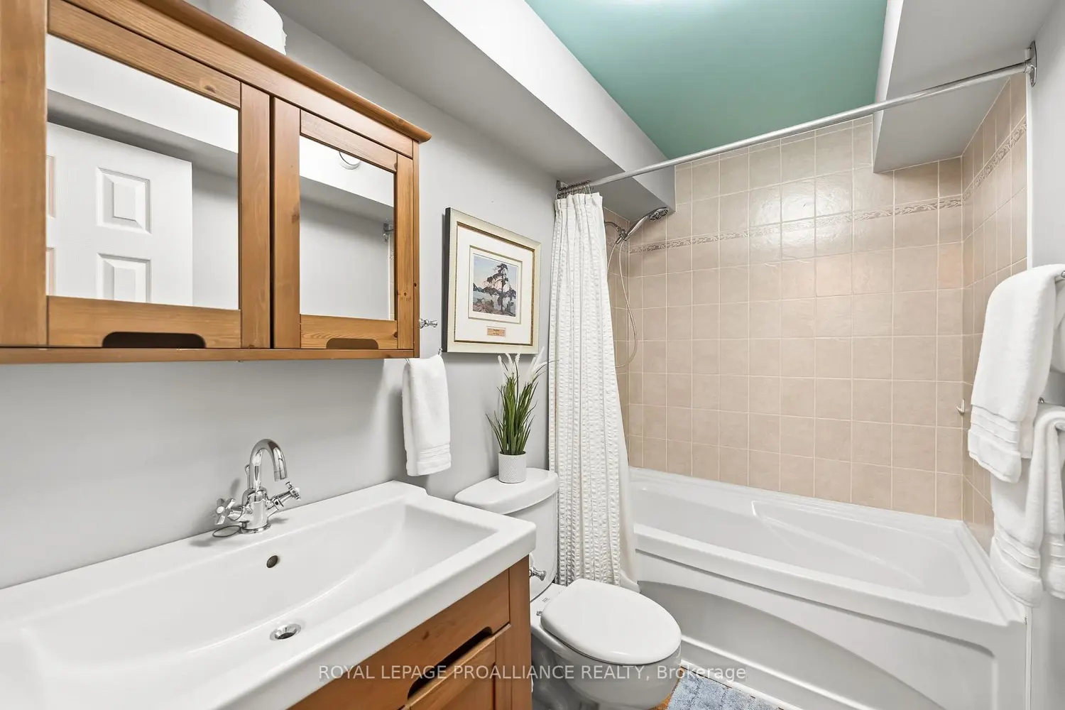 Additional image 7 of 854 Munson Crescent