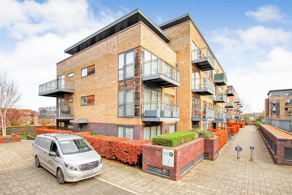 1 bed flat for saleKingsley Walk, Cambridge CB5