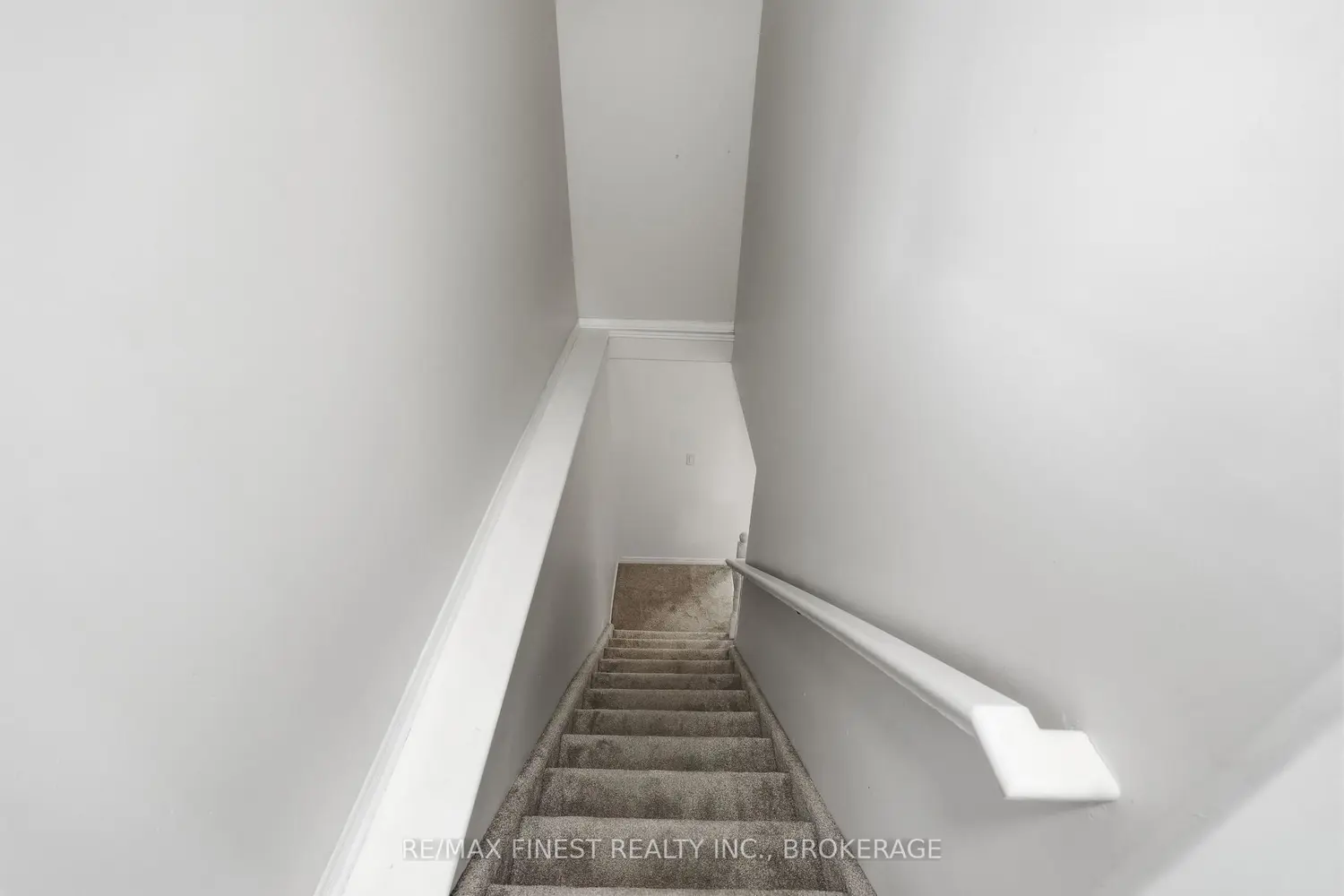 Additional image 10 of 976 Bluffwood Avenue