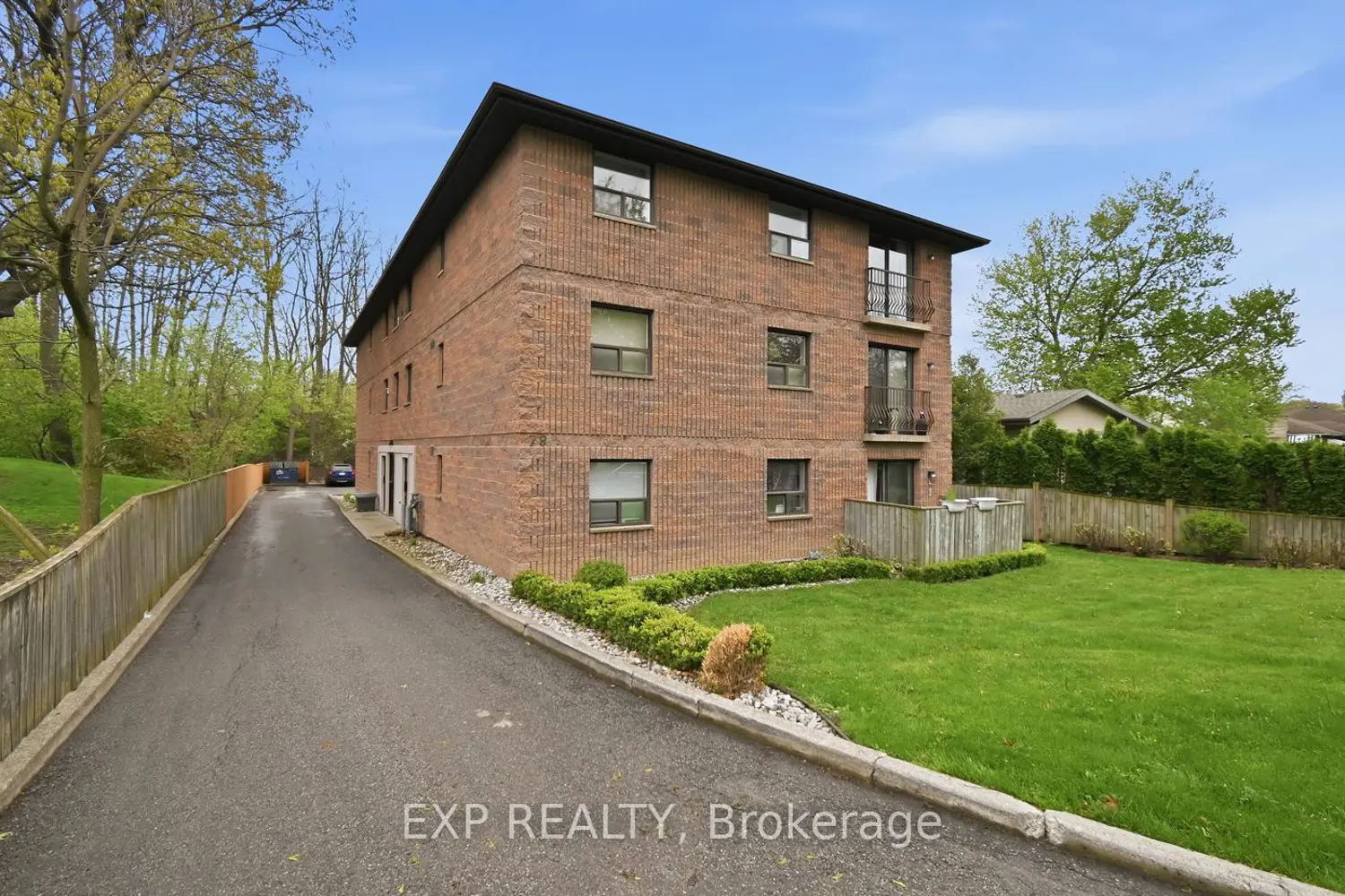 78 Welland Street 303