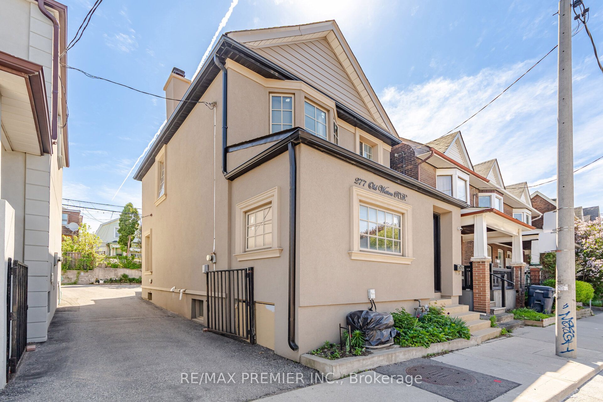 277 Old Weston Road, Toronto, ON, M6N 3A7