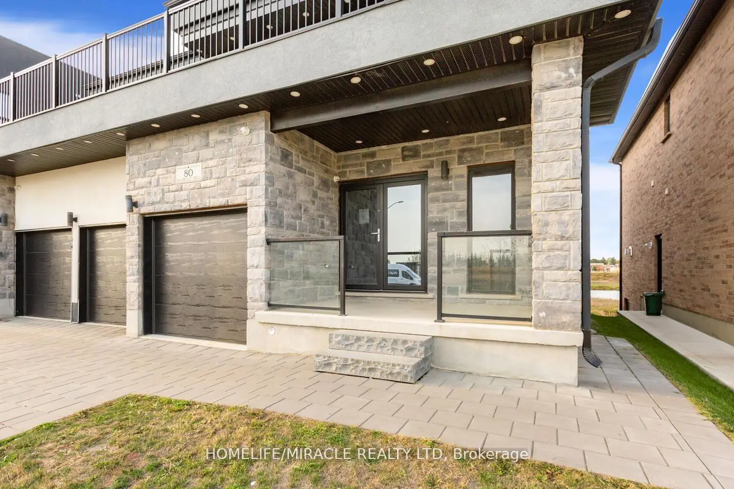 80 Grandville Circle photo 2