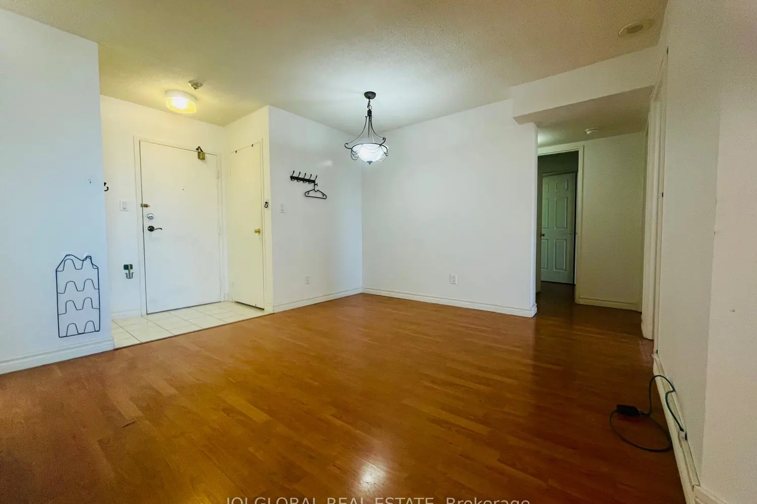 75 Bamburgh Circle 1615 photo 4