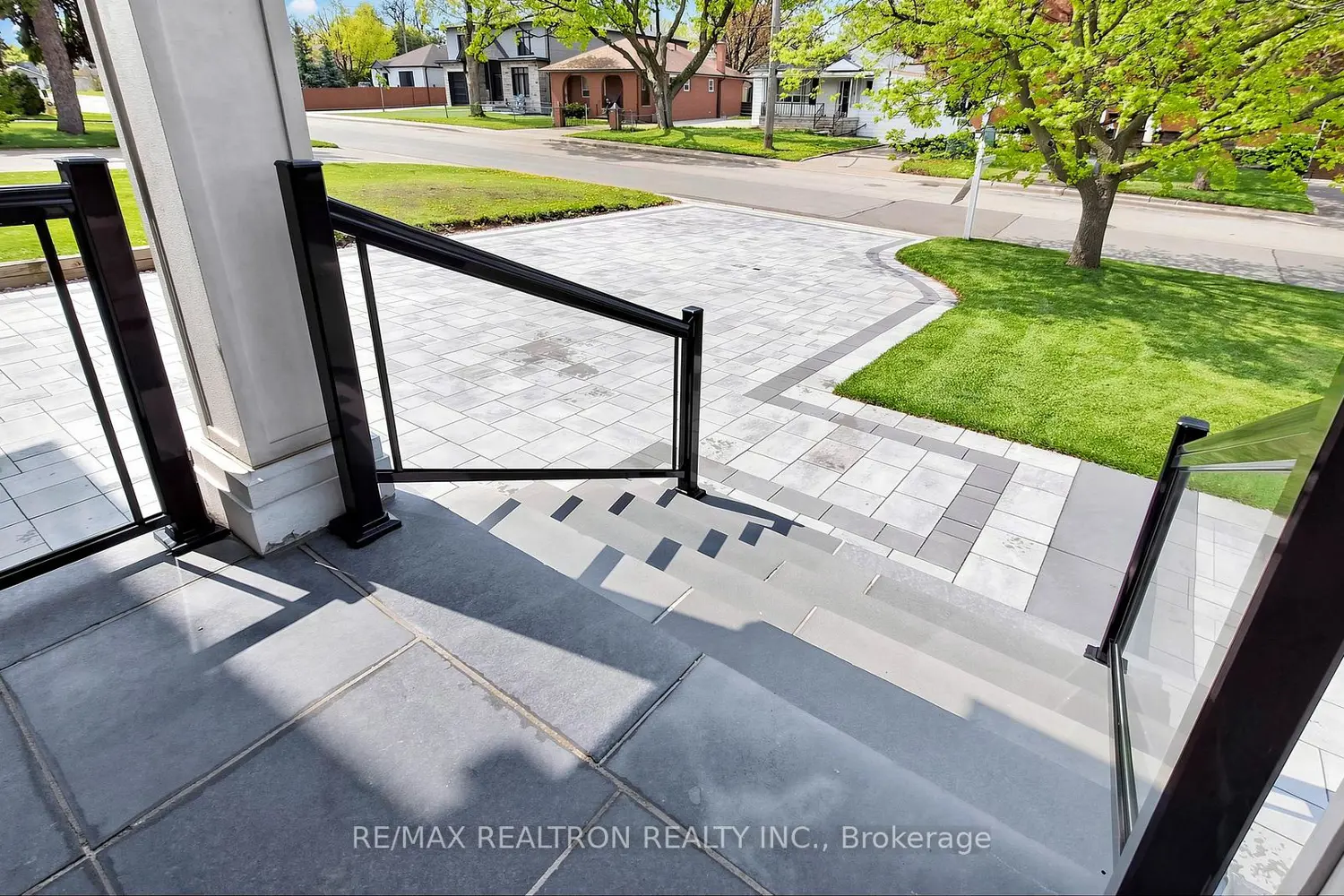 9 Roxaline Street photo 3