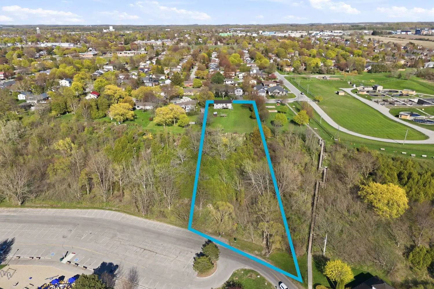 Additional image 2 of 306 Lakeside Drive
