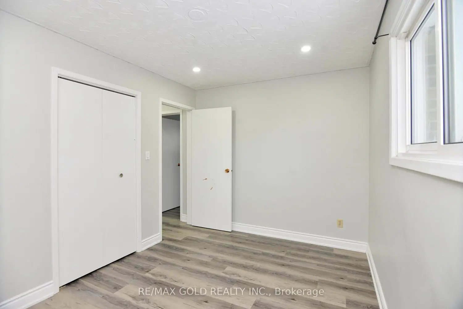 Additional image 12 of 70 Greystone Crescent