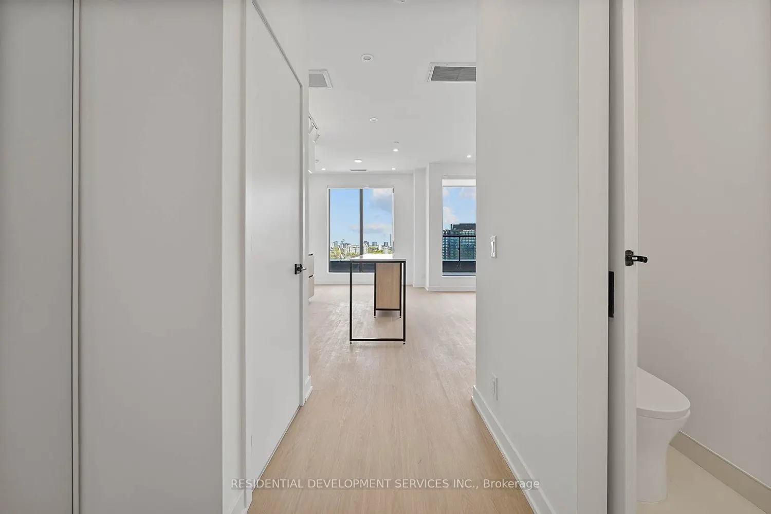 699 Sheppard Avenue 1207 photo 5