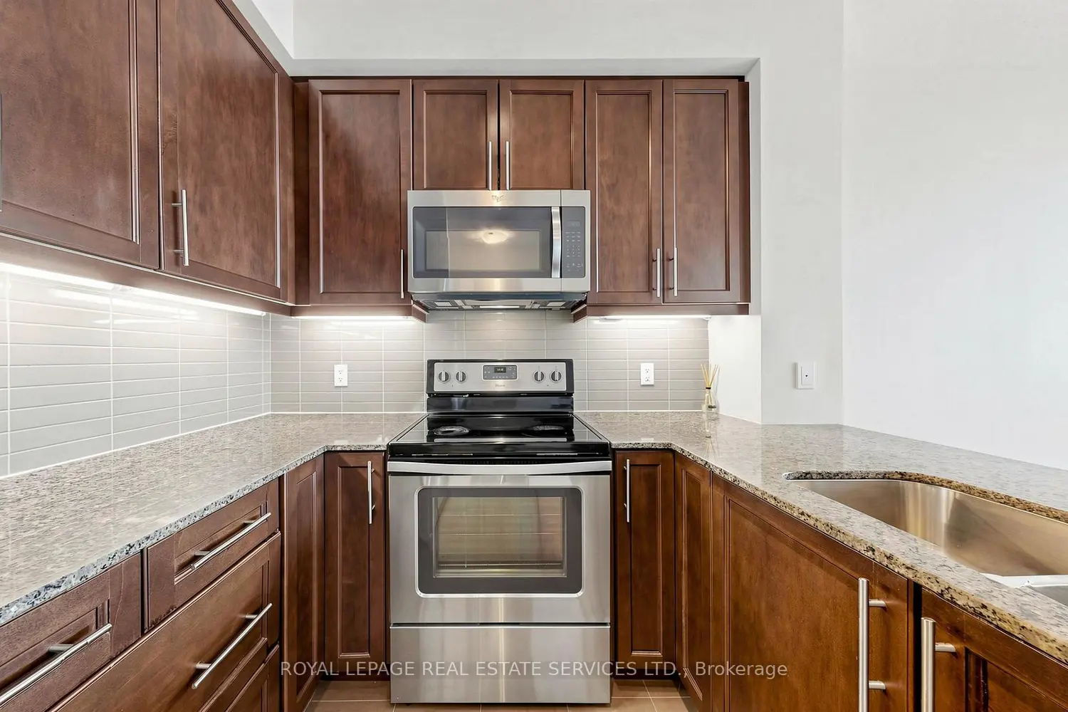 Additional image 4 of 3975 Grand Park Drive 2103