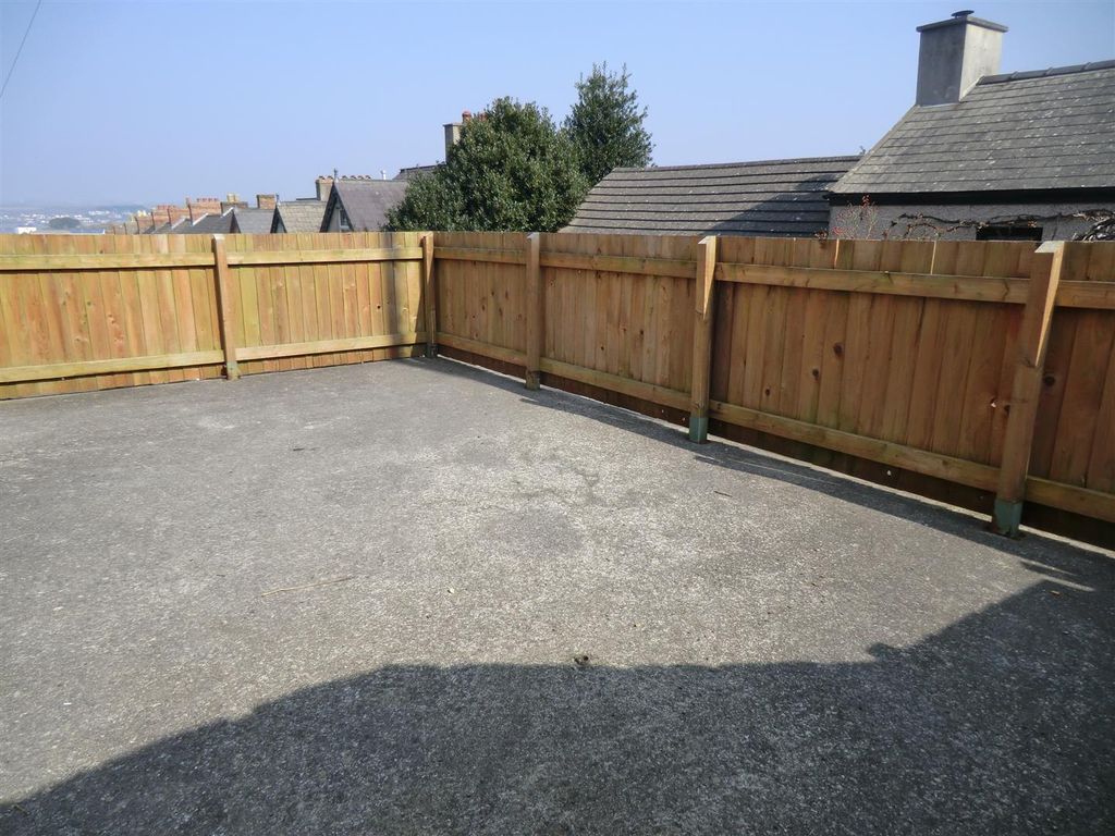 Additional image 8 of 2 bed flat to rentCroft Terrace, Prospect Place, Pembroke Dock SA72
