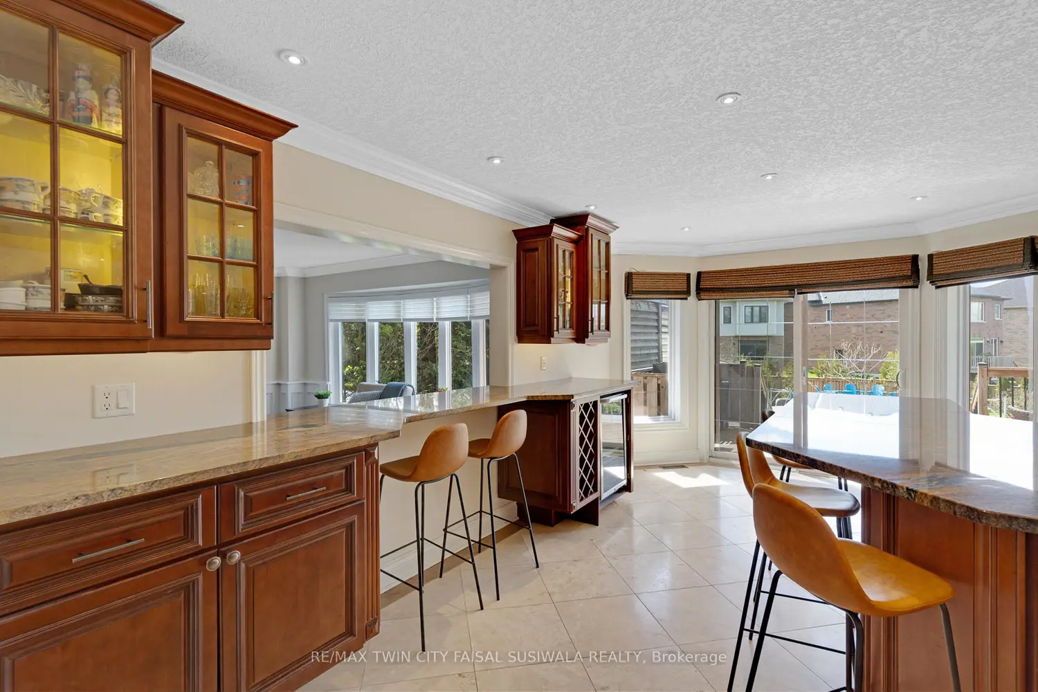 Additional image 11 of 667 Burnett Avenue