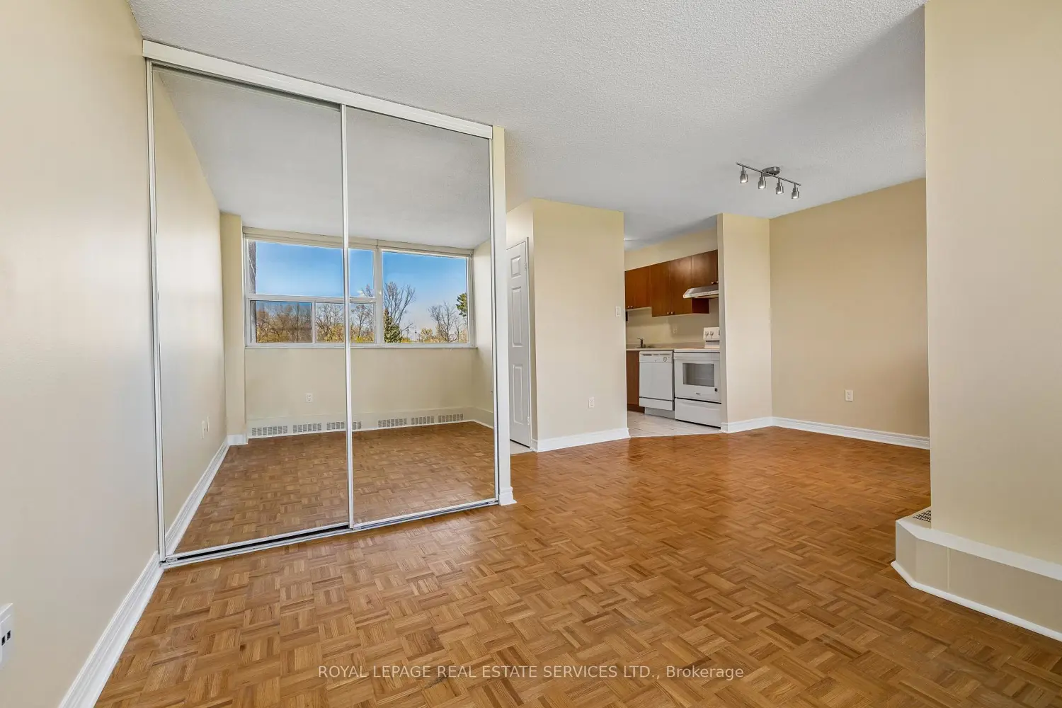 Additional image 13 of 3501 Glen Erin Drive 311
