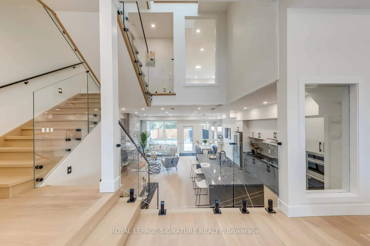 850 Cosburn Avenue