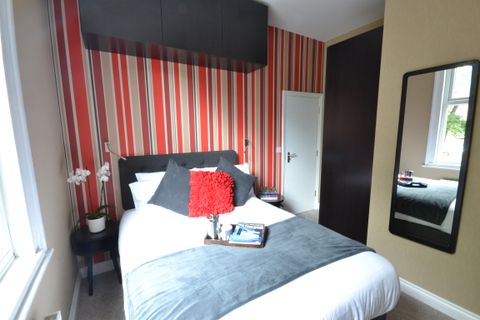 Thames House, Reading RG1, Room to rent