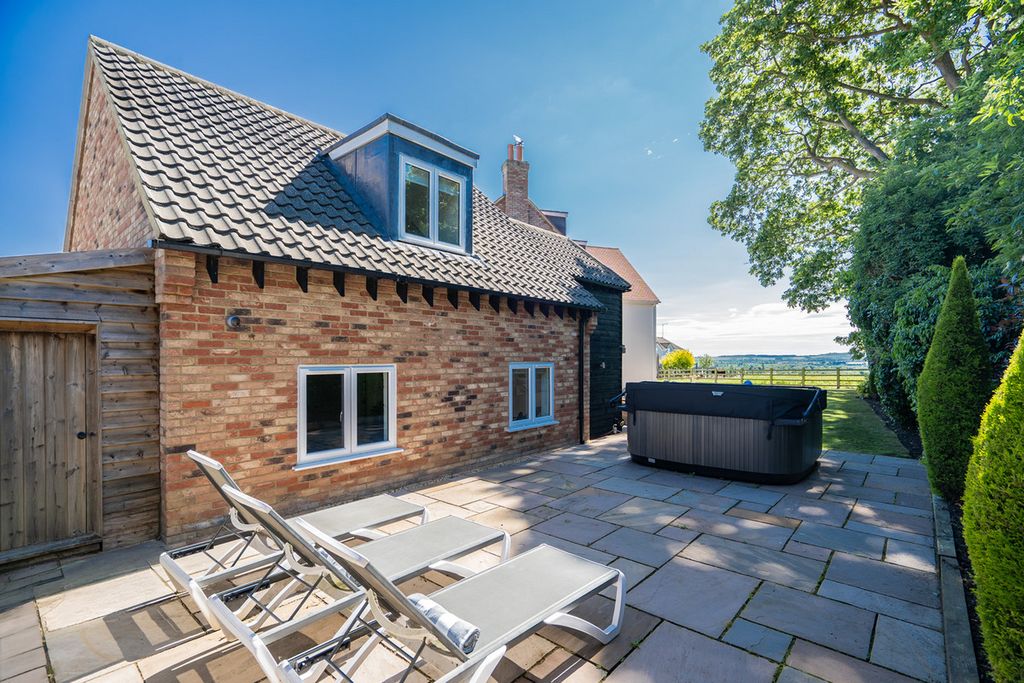 Additional image 50 of 6 bed detached house for saleOrchard Road, Pulloxhill, Bedford MK45