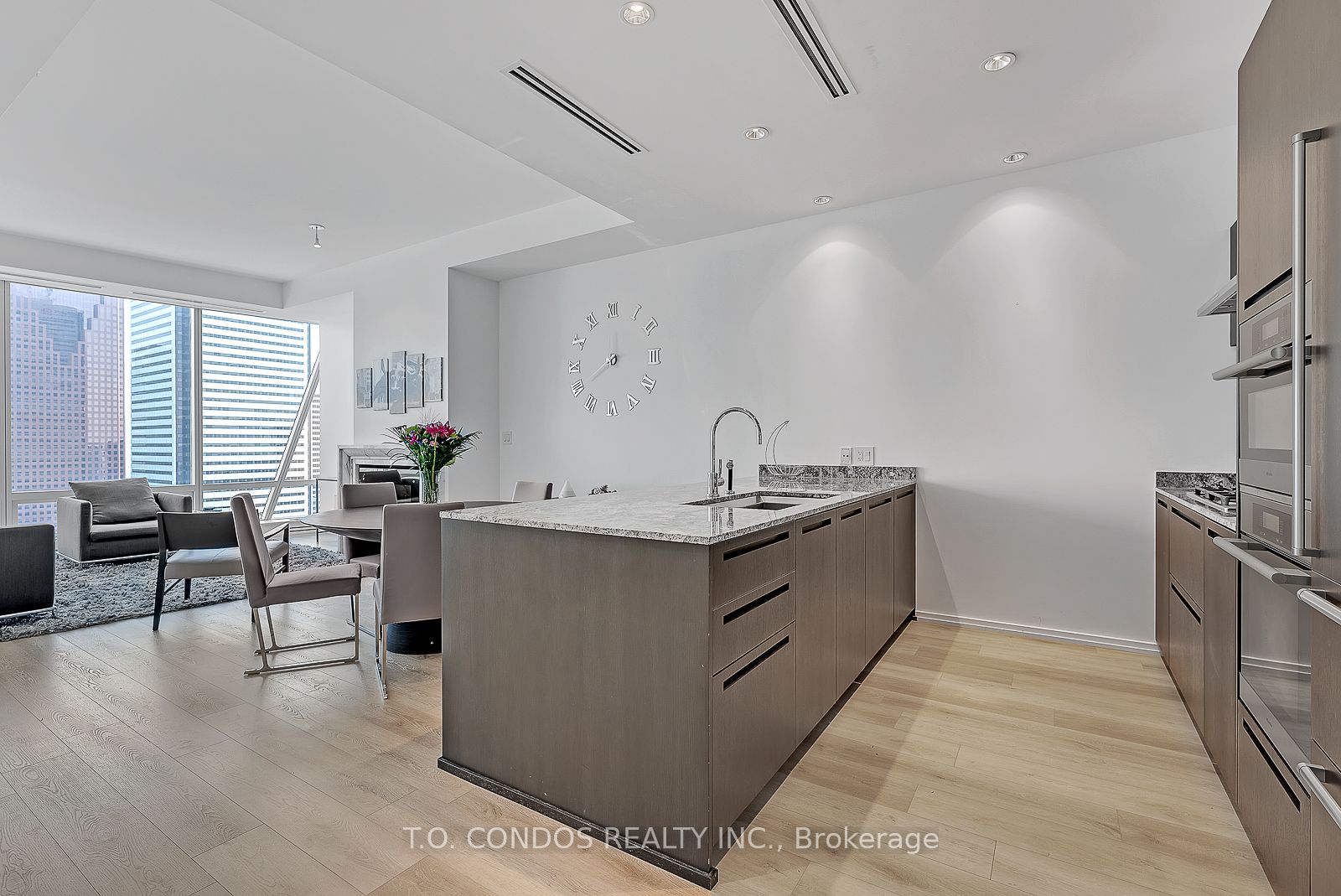 Additional image 4 of 5807-180 University Avenue, Toronto, ON, M5H 0A2
