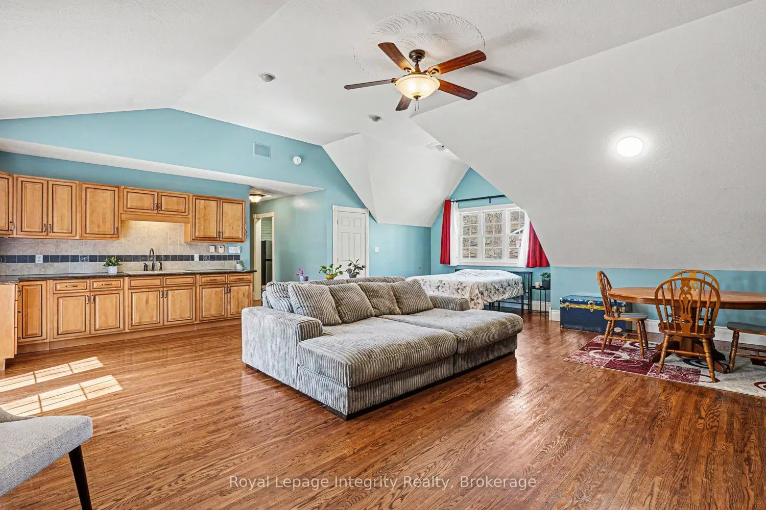 Additional image 5 of 976 6Th Avenue