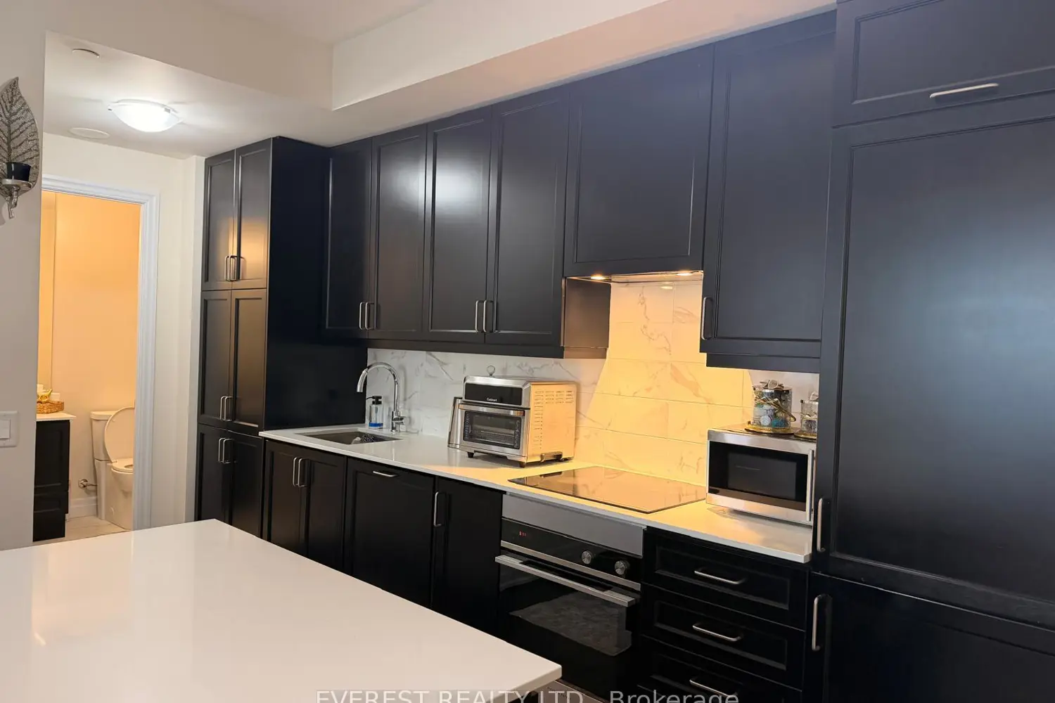 Additional image 6 of 9075 Jane Street 1706