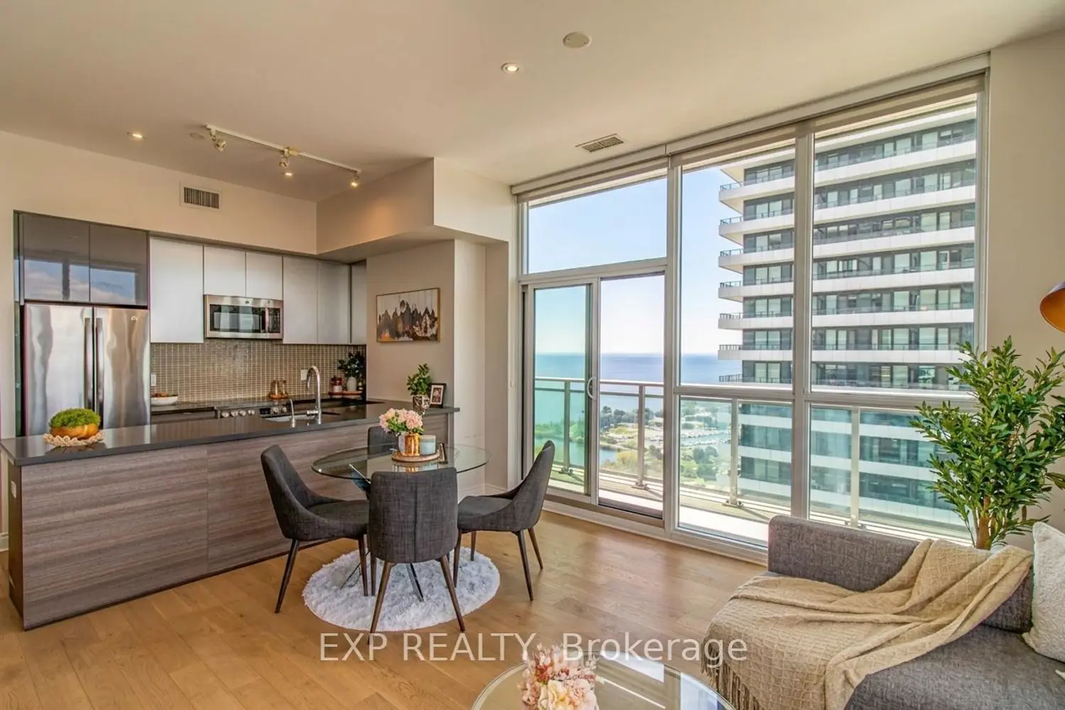 33 Shore Breeze Drive Lph3802 photo 2
