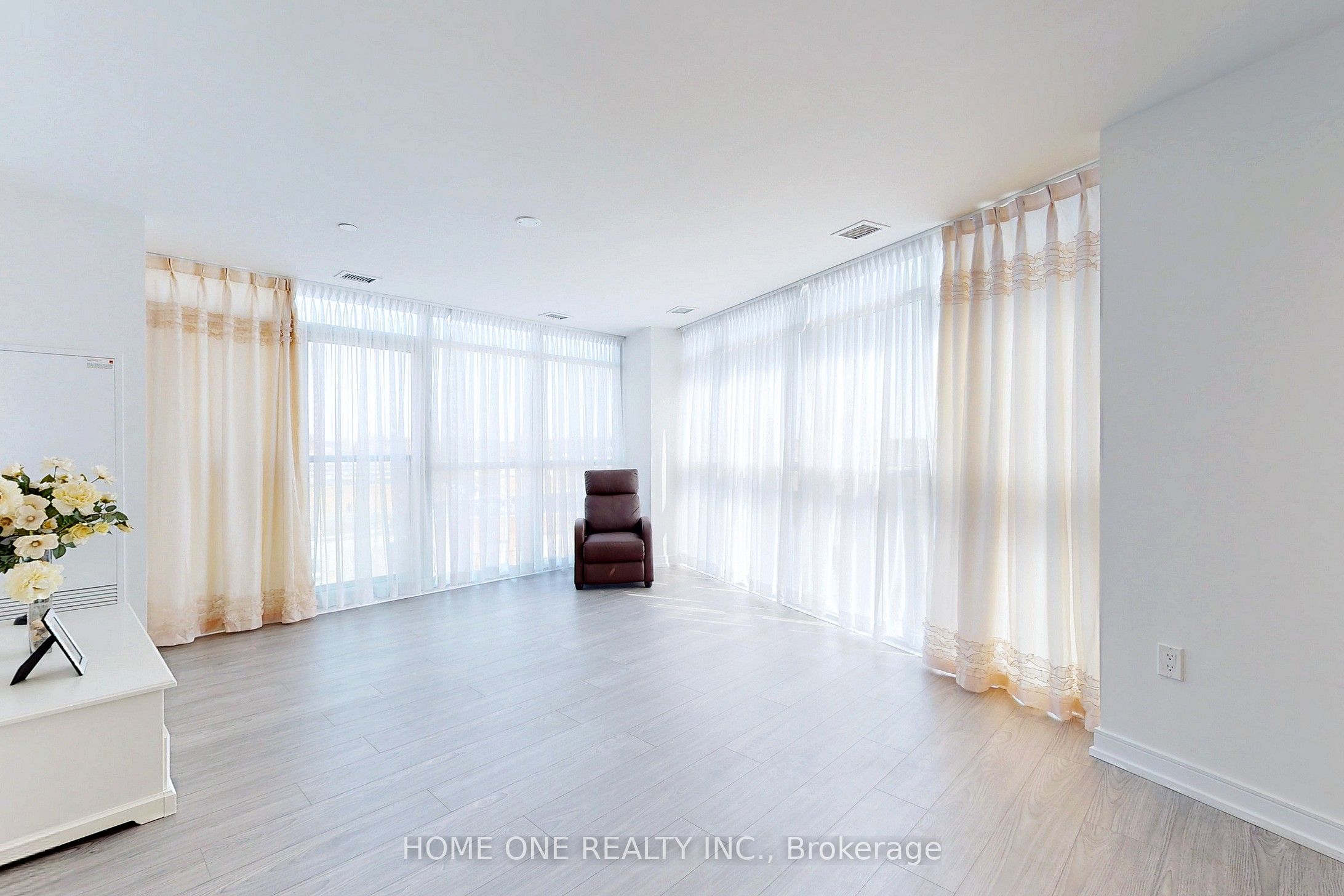 Additional image 4 of 309-225 Village Green Square, Toronto, ON, M1S 0N4