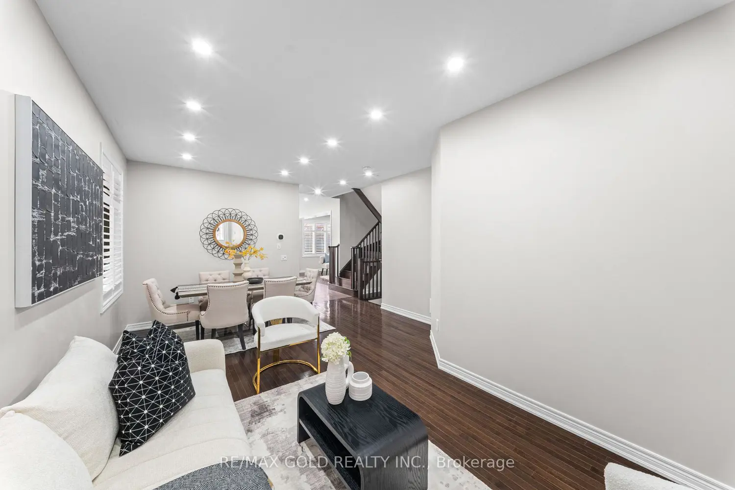 10 Rougebank Avenue photo 5